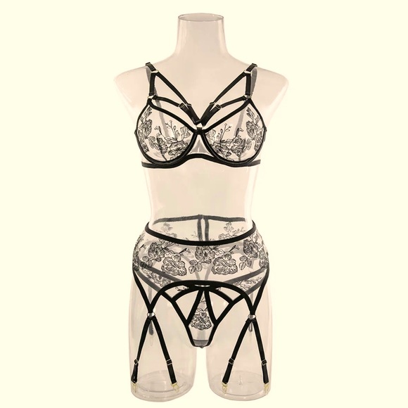 Lace Floral Lingerie Set w/ Garter - Picture 5 of 10